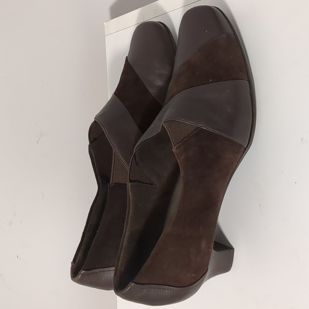 Aravon by New Balance Leather Low Heel